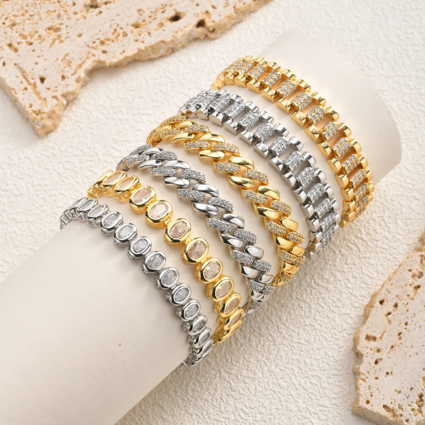 Bracelet Chaîne Trombone Plaqué Or 14K – Zircone Cubique, Réglable & Empilable
