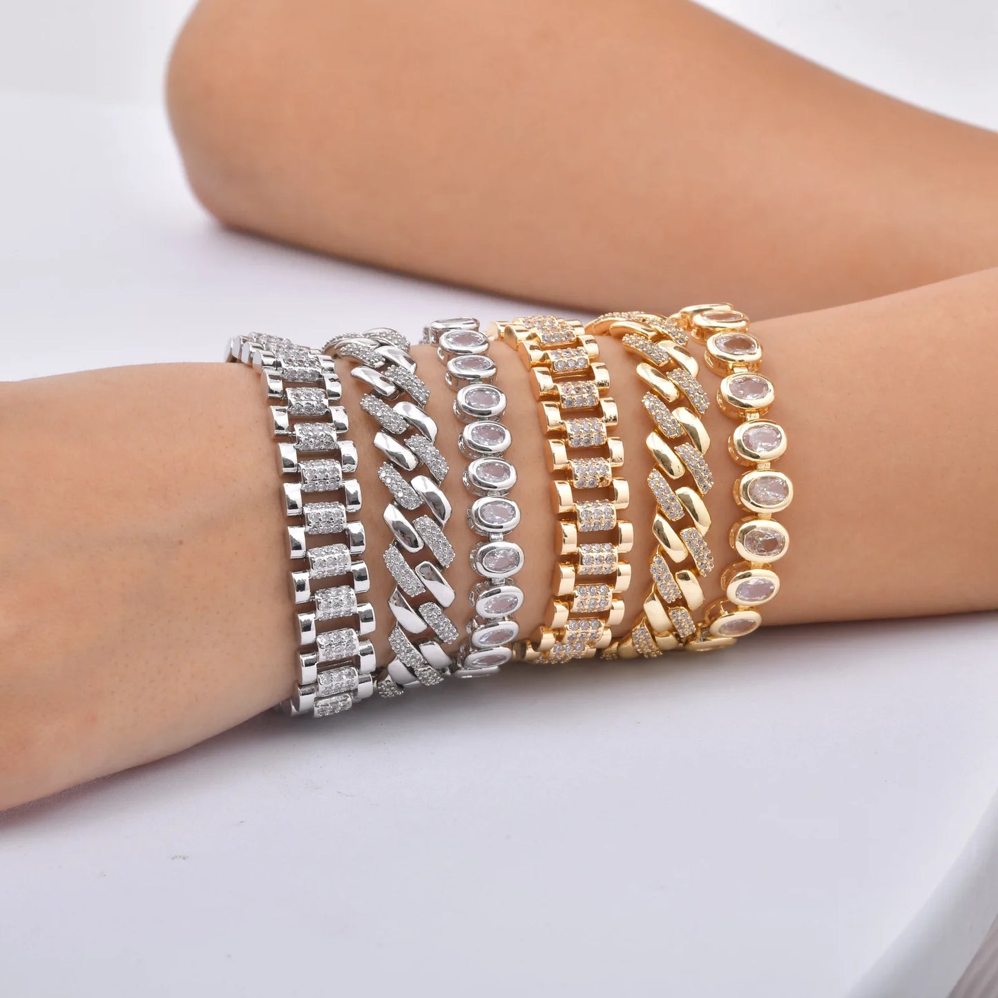 Bracelet Chaîne Trombone Plaqué Or 14K – Zircone Cubique, Réglable & Empilable